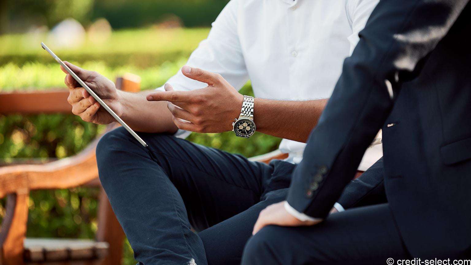 ラグジュアリーカードチタンの年会費とコスパを検証する洗練されたカードデザインのイメージ画像