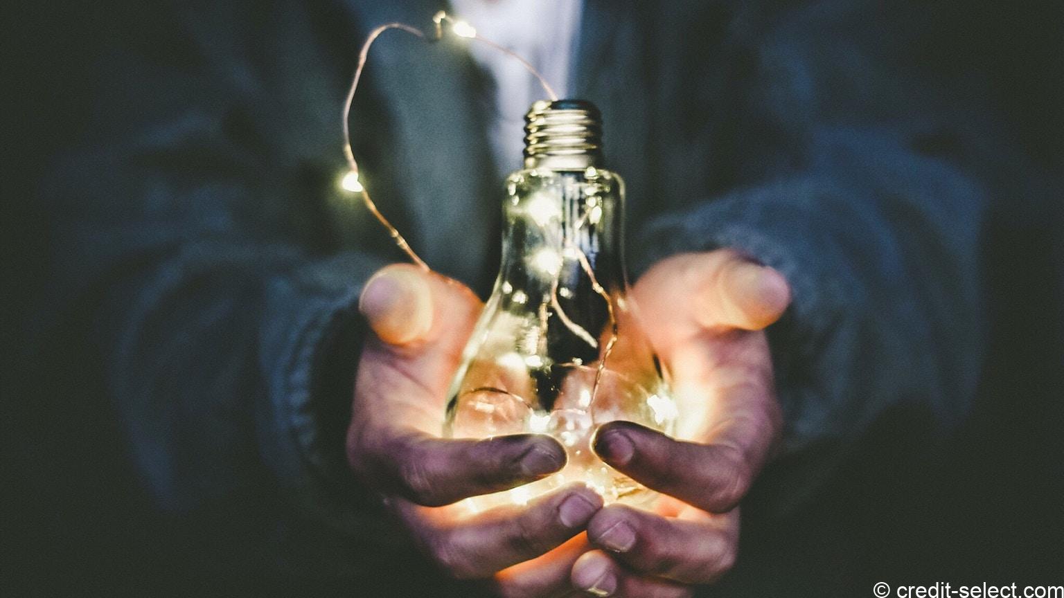 ラグジュアリーカードチタンの金属製カード特徴が伝わる洗練された券面のデザイン画像